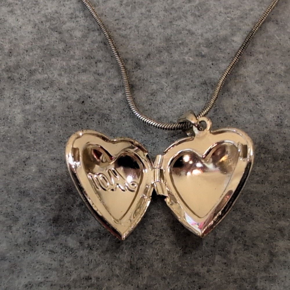 Silver‎ Tone Heart Locket Necklace Mom Engraved Pendant Snake Chain Jewelry - Picture 2 of 5